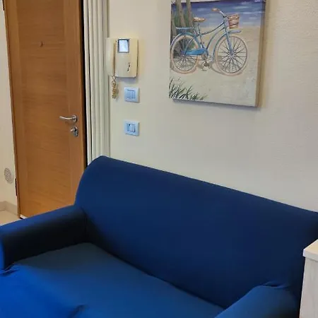 Ampio Monolocale Con Giardino Privato - 150 Metri Dal Mare - Viserbella *